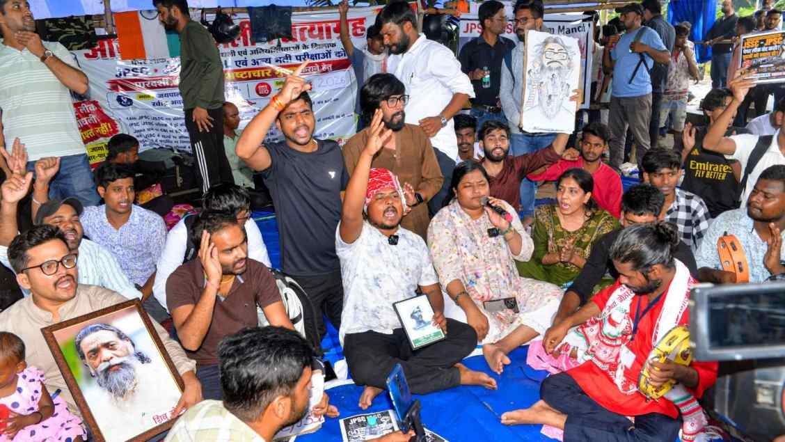 Jharkhand Government Holds First Formal Talks With Protesting Students Over Exam Irregularities