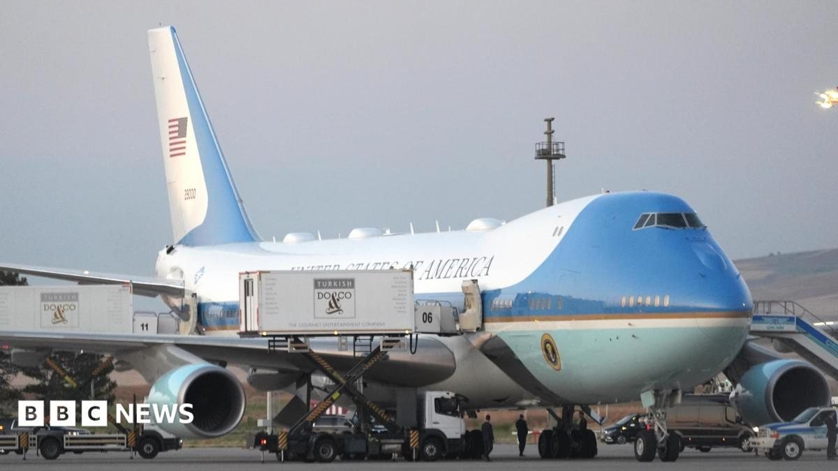 Trump Secretly Swapped Planes in Turkey Over Iran Security Threat, Leaving Cabinet Members on Decoy Flight