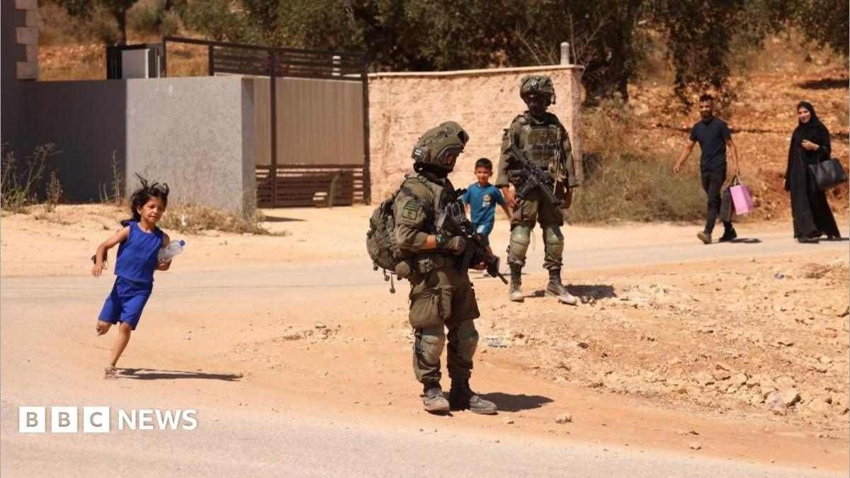 Palestinian Families Ordered to Leave Homes as Israeli Military Confronts Settler Siege in Qusra