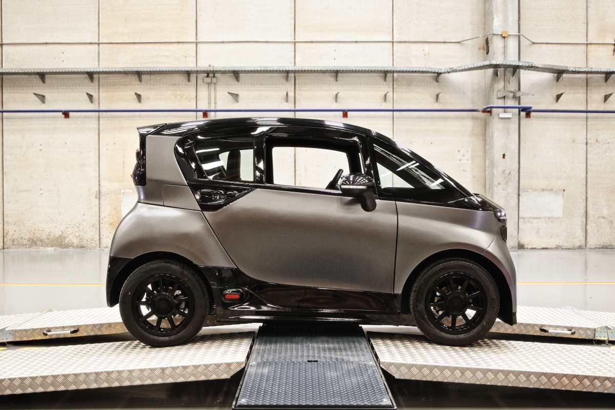 Spanish Startup Liux Unveils Sustainable Microcar to Challenge Chinese Rivals
