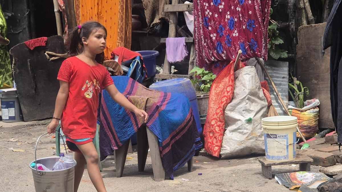 Kolkata Colony Residents Allege Bias as Water Supply Remains Cut Off for 52 Days