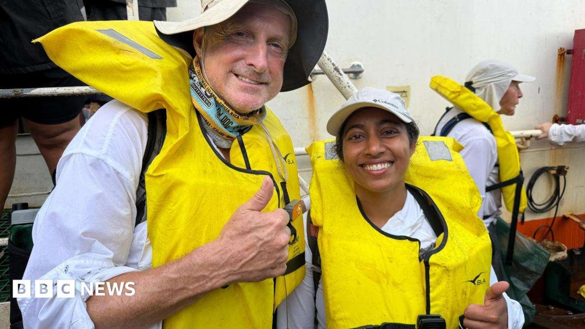 Search for Amelia Earhart's Missing Aircraft Resumes After Severe Pacific Weather